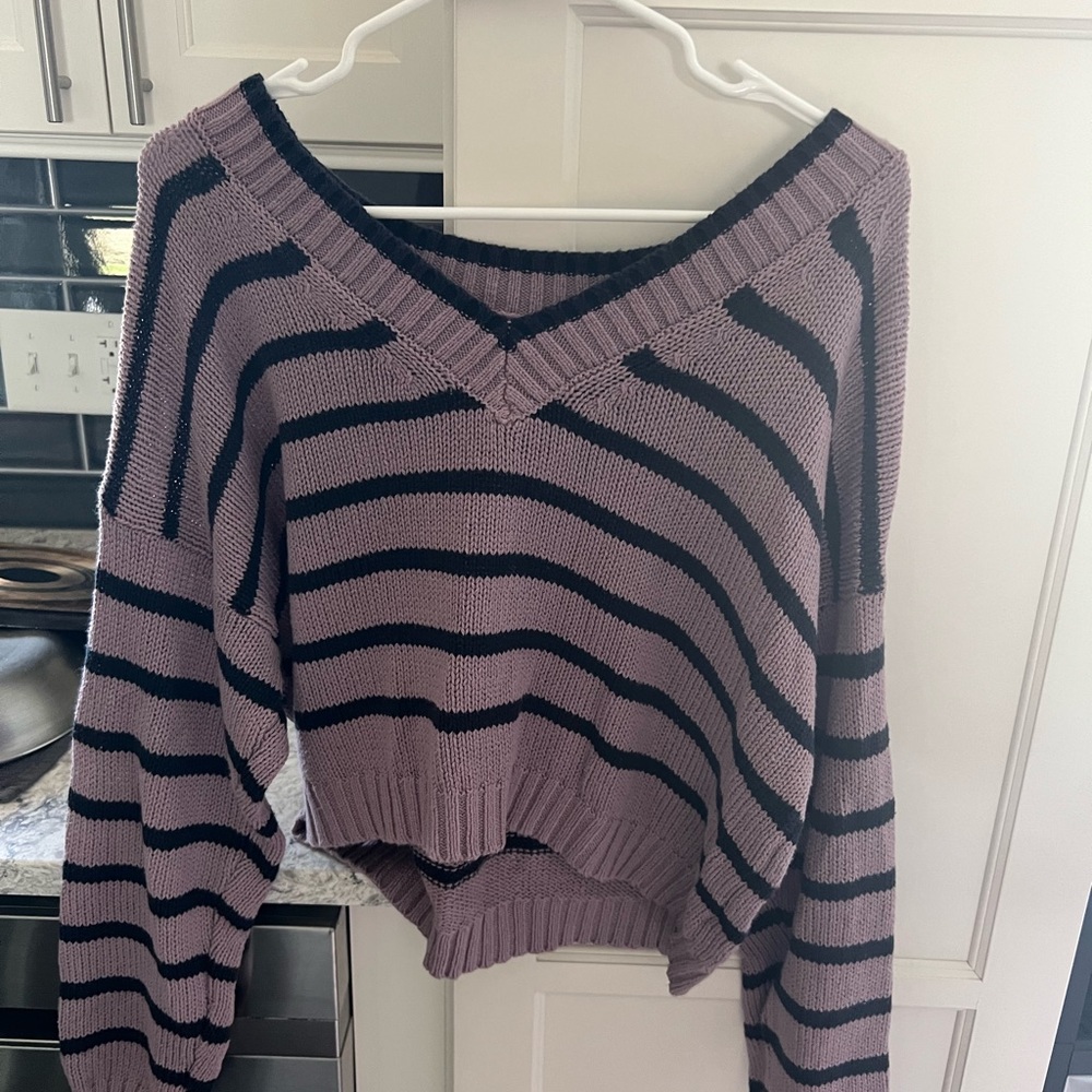 American Eagle cropped sweater